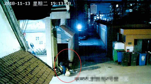 外卖员遭顾客外卖甩脸还投诉罚款 怒偷30个快递