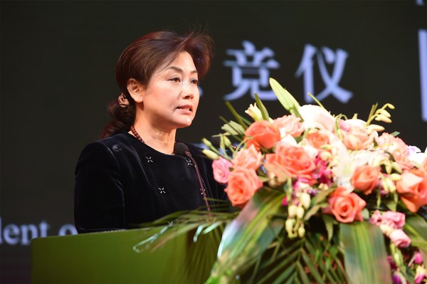 中国优质农产品开发服务协会会长黄竞仪发表主题演讲