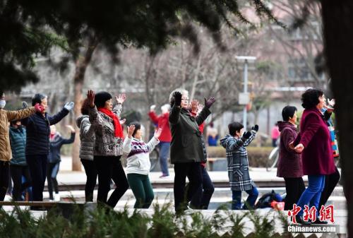 资料图：2018年3月，石家庄市出现“倒春寒”。 <a target='_blank' href='http://www.chinanews.com/'>中新社</a>记者 翟羽佳 摄