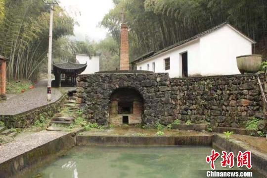 富阳竹纸制造遗址?！∨硐?摄