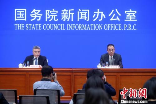 3月25日，中国国务院新闻办公室在北京举行国务院政策例行吹风会，中国国家医疗保障局副局长陈金甫介绍全面推进生育保险和职工基本医疗保险合并实施有关情况，并答记者问。<a target='_blank' href='http://www.chinanews.com/'>中新社</a>记者 张宇 摄