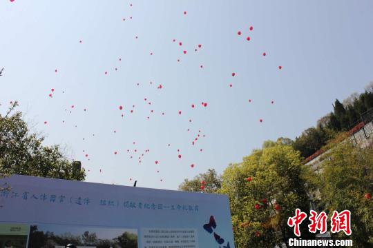 活动现场?！∨硐?摄