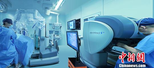 中国医学专家致力研发国产医学机器人