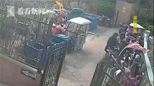 快递点老板见电动车没锁偷来奖励员工：正好需要