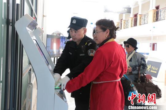 60名蒙古国患者在内蒙古“重见光明”