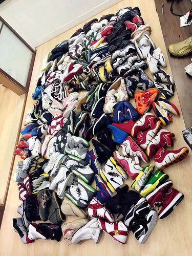 炒鞋圈天价鞋背后:庄家与散户齐推 有人月赚40万