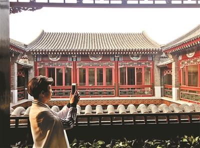 上周末,“鼓隅院”项目迎来不少看房者 点击进入下一页