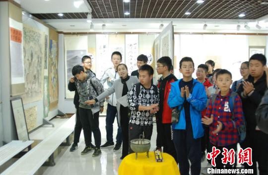 敦煌阳关现代“守关人”：?；尘次沸娜招型蛴嗖? style=