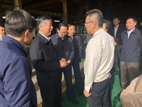 调研路上不停问。