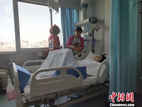 四川女子肝硬化病重妹妹毅然捐肝：我们血脉相连