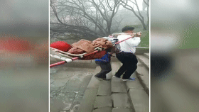 点击进入下一页