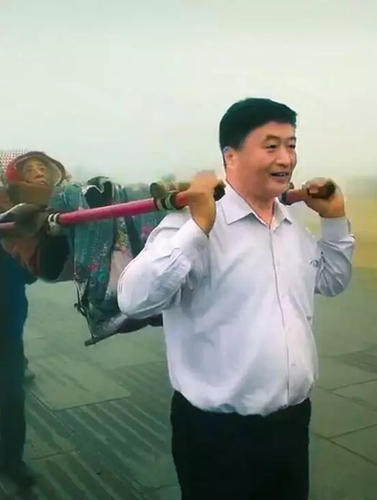 点击进入下一页