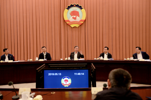 5月13日，十三届全国政协第二十二次双周协商座谈会在北京召开。中共中央政治局常委、全国政协主席汪洋主持会议并讲话。本报记者 田福良 摄 2