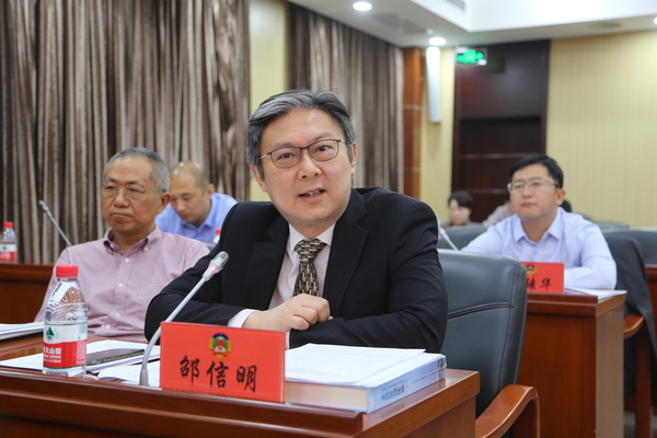 东城区政协港澳台侨专委会邵信明委员在常委会上发言