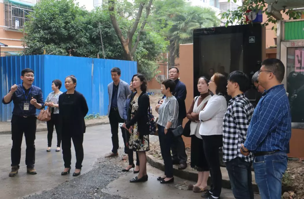 上海徐汇区政协举行“深化小区综合治理”对口协商会议