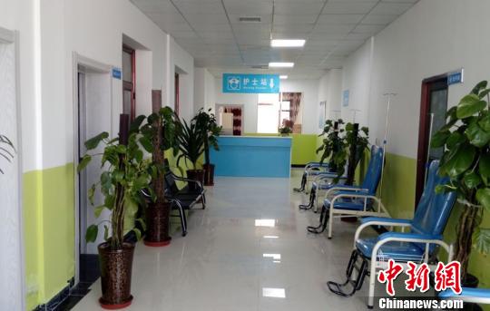 图为医院内部?！÷硇腋?摄
