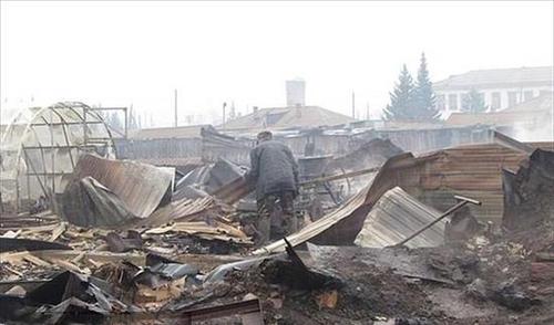 被记者质问是否贪腐 俄罗斯官员上来就是一个抱摔