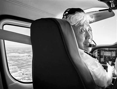 5月28日在驾驶舱内的苗晓红