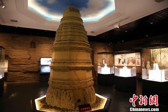 西夏博物馆中还原的西夏文物。　李佩珊 摄