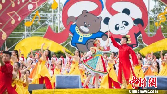 第十届中俄文化大集开幕现场。黑河市委宣传部供图