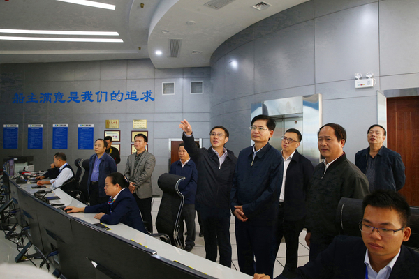 广西壮族自治区政协调研组在梧州市就积极融入粤港澳大湾区建设情况开展调研。 覃文宇 摄