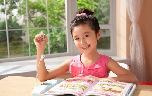 “点读机女孩”高君雨高考成绩曝光 超本科录取线163分