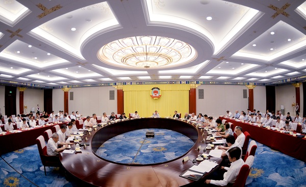 近日，全国政协主席会议成员务虚会在北京召开。中共中央政治局常委、全国政协主席汪洋主持会议并讲话。 本报记者 田福良 摄