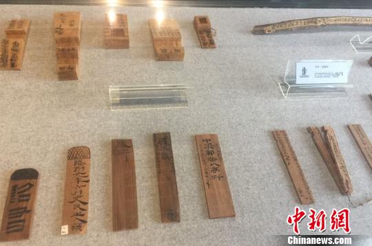 长沙简牍博物馆馆藏简牍。　向一鹏 摄