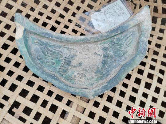 明代龙纹滴水 严易梦 摄