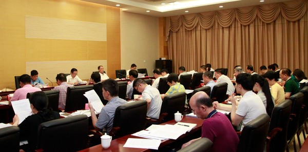 图为福建省泉州市政协围绕“推动全市惠台政策贯彻落实”召开对口协商会现场