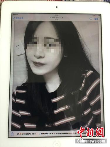 杨敢连将女儿杨俪萍照片存在ipad里 杨敢连供图