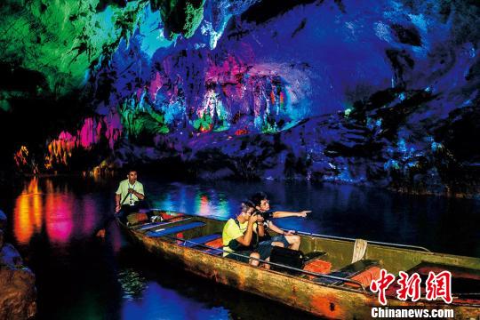 连州地下河(资料图)?！⊥ㄑ对?供图 摄