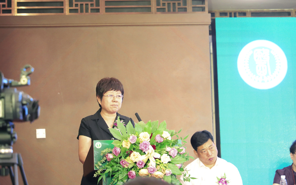 图为邢台市人民政府副市长邓素雪