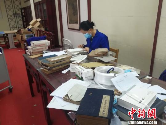 山东省图书馆编目人14年与70万本古籍“赛跑”