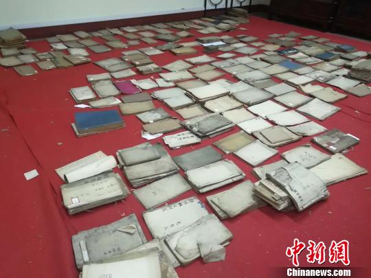 山东省图书馆内的部分医学类古籍书?！∷镦面?摄