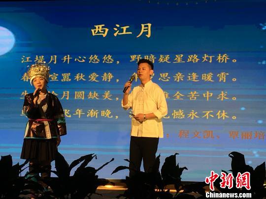 图为朗诵会现场?！〕虑锵?摄