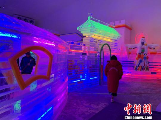 山西长治通天峡景区国际冰雕邀请赛开幕，七彩城冰雪艺术馆正式开园迎客?！×跣『?摄