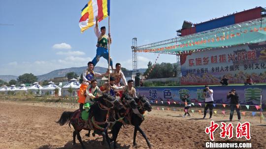 甘肃逾11万保洁员“扫村”官方斥巨资治理农村垃圾