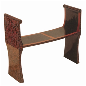 图1战国黑漆朱绘回旋纹几_b