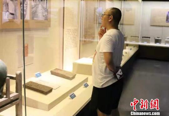 图为展览现场?！±畛?摄