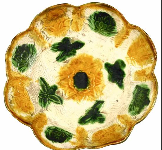 ▌辽三彩牡丹纹花口盘