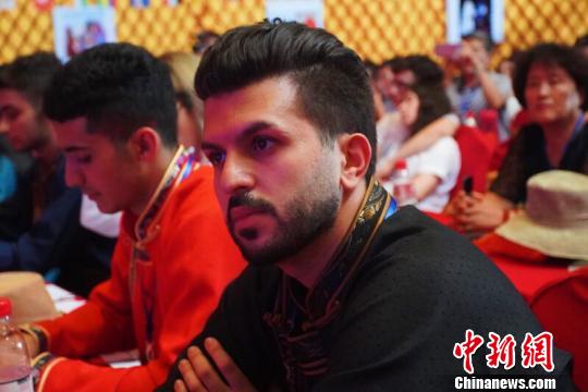 “一带一路”沿线20国青年内蒙古“敖包相会”