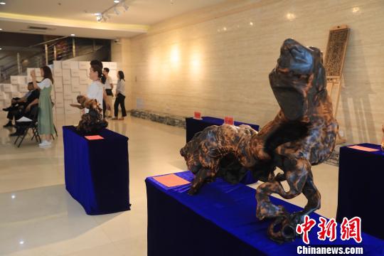 点击进入下一页