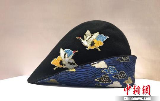 乌毡帽重新“走红”启示：让文化“戴得上”也带得走