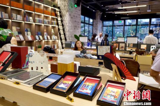 沪上首家“中版书房”。　夏俊龙 摄