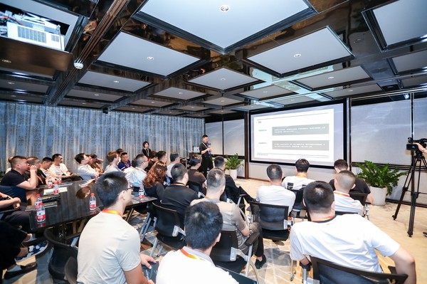 富侨弘之颐企宣总监张杨做生态康养项目推介