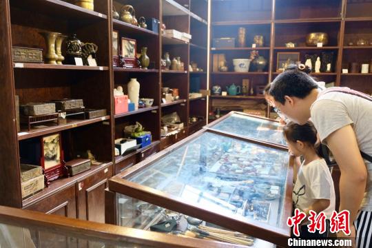 2019上海书展博古斋展台。　王笈 摄