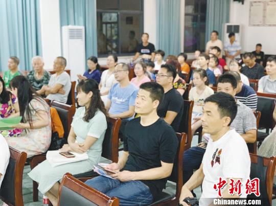 图为：绍兴夏日清凉雅集?！∩苄耸形抗┩?摄