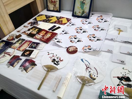 图为集中展示此次大赛的获奖作品?！《∷?摄