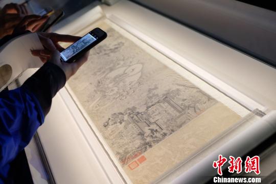 “莱溪华宝——翁氏家族旧藏绘画展”。　王笈 摄